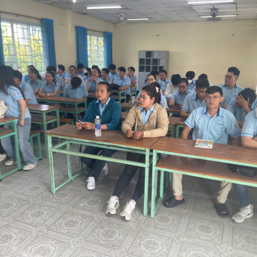 Học lý thuyết lái xe ô tô