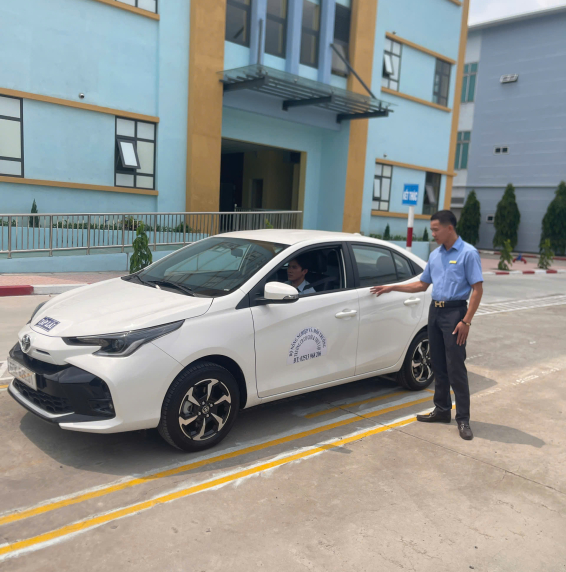 Khóa học lái xe hạng B số tự động